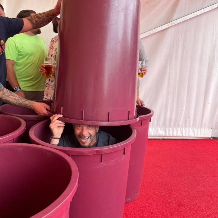 Giant Beer Pong Unlimited Beer / Low Budget